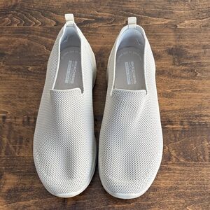 Skechers Women's Taupe Go-Walk Joy Slip-On Sneakers Size 9